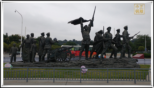 廣場(chǎng)紅軍雕塑圖片.jpg 廣場(chǎng)紅軍雕塑圖片.jpg