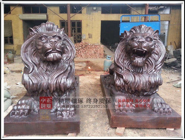 銀行門(mén)口匯豐獅.jpg 銀行門(mén)口匯豐獅.jpg