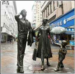 街頭逛街人物銅雕塑 街頭逛街人物銅雕塑