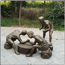鑄銅關(guān)公 三個(gè)小男孩公園掰手腕銅雕塑