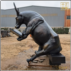銅牛看書(shū)雕塑鑄造