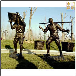 挑扁擔(dān)人物雕塑擺件 挑扁擔(dān)人物雕塑擺件