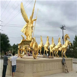 在波羅戰(zhàn)車銅像 在波羅戰(zhàn)車銅像